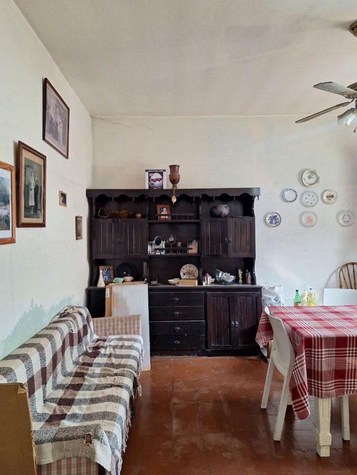 CASA EN CALLE ALSINA 900 a mts BARRIO SUR