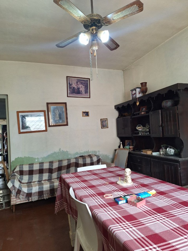 CASA EN CALLE ALSINA 900 a mts BARRIO SUR