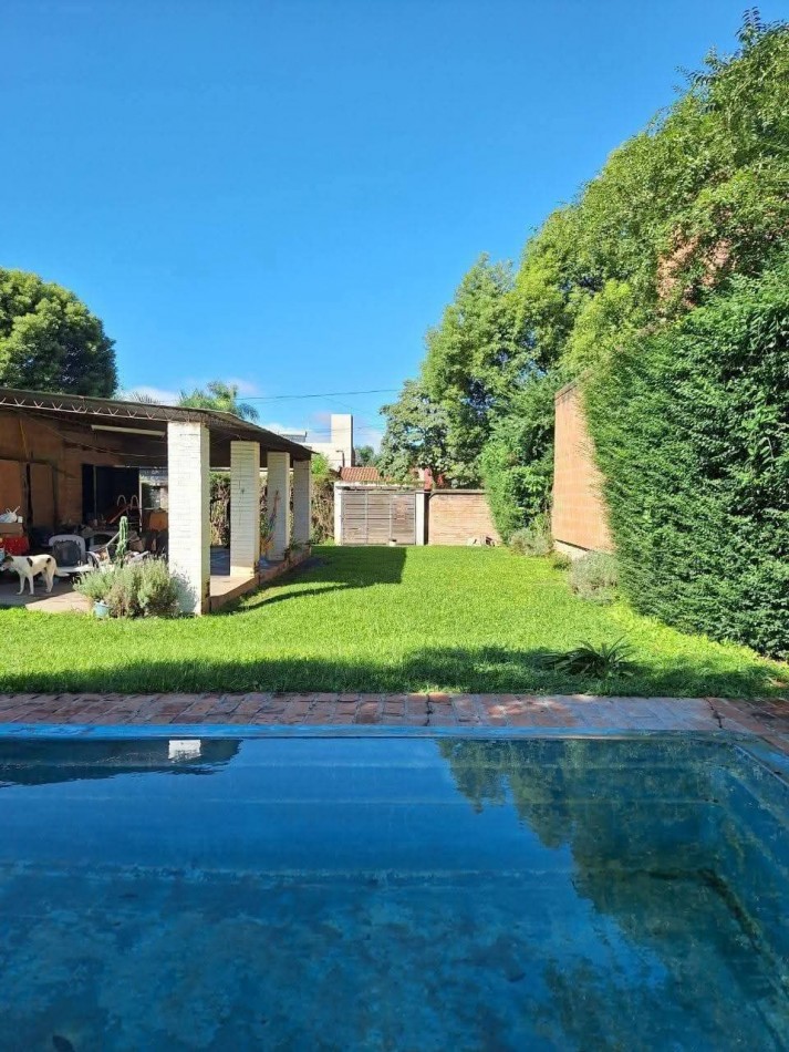 HERMOSA CASA UBICADA EN CALLE LOS ALISOS 1300 YERBA BUENA