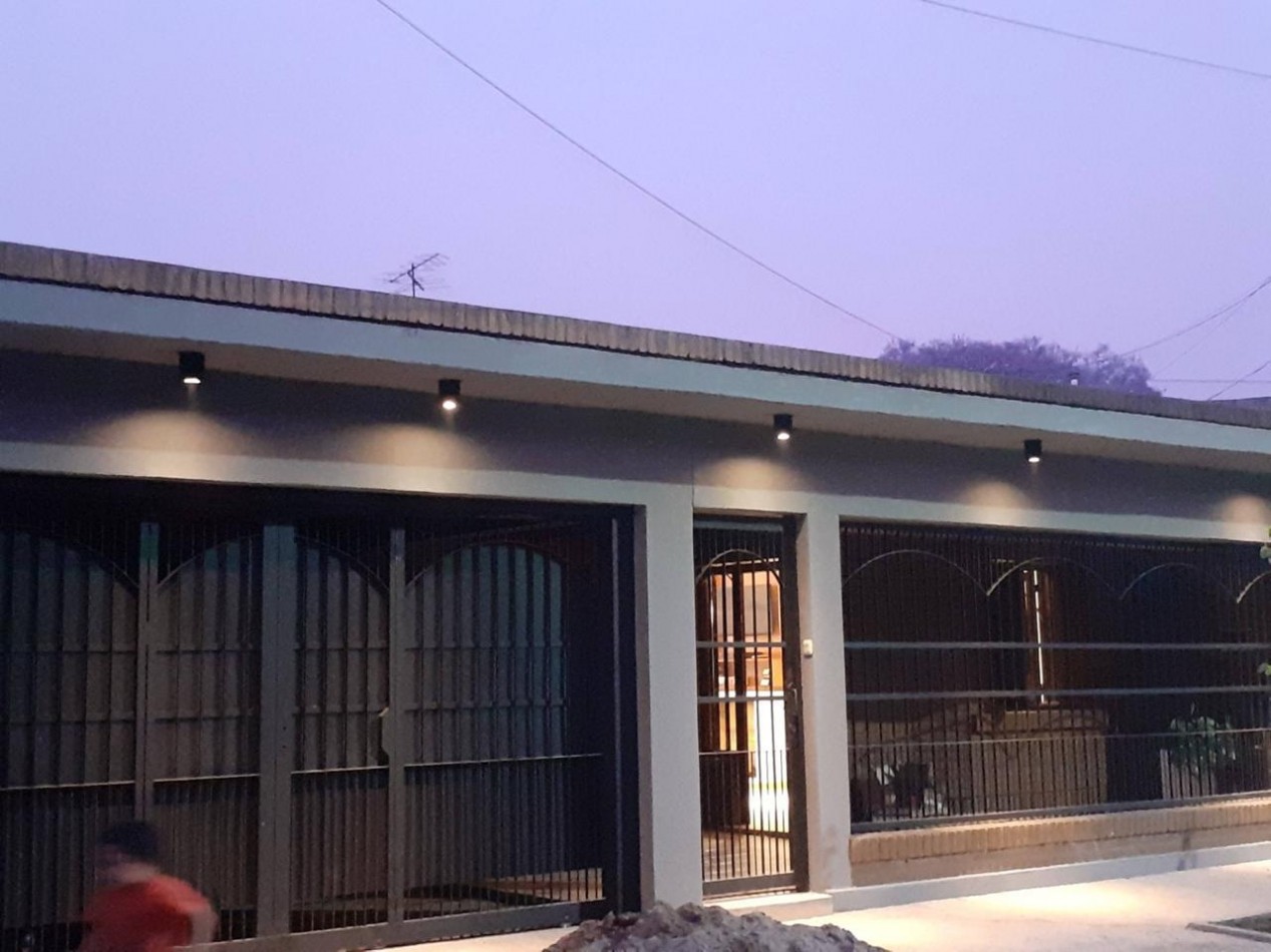 HERMOSA CASA PASAJE JOSE FIERRO 2943