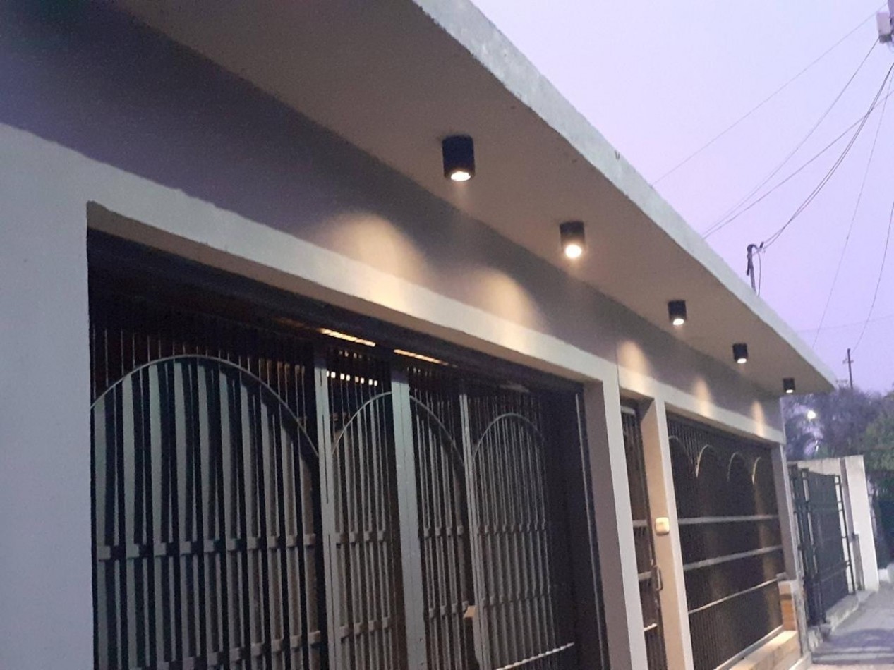 HERMOSA CASA PASAJE JOSE FIERRO 2943