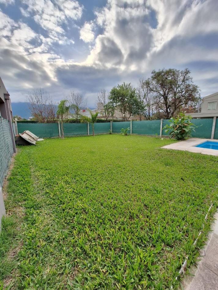 Casa en Barrio Privado Casas de Campo YERBA BUENA
