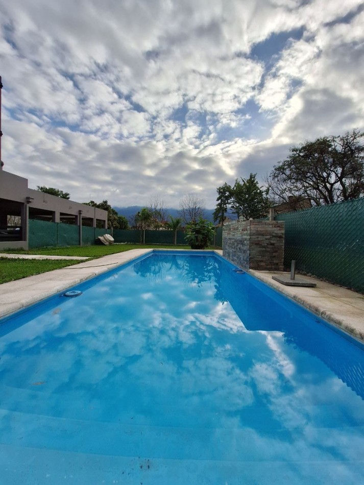 Casa en Barrio Privado Casas de Campo YERBA BUENA