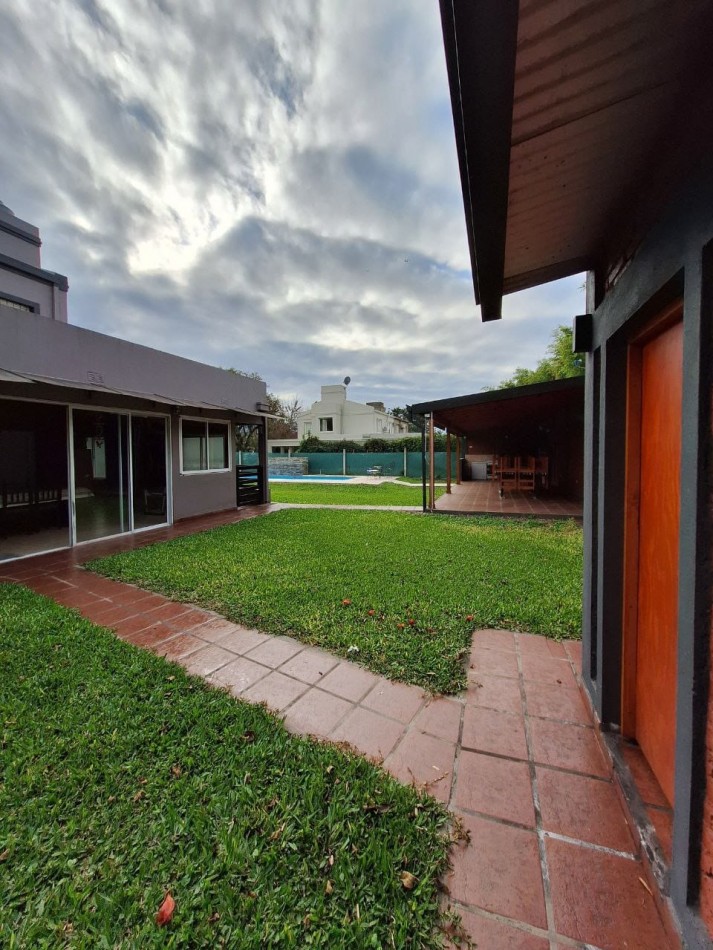Casa en Barrio Privado Casas de Campo YERBA BUENA