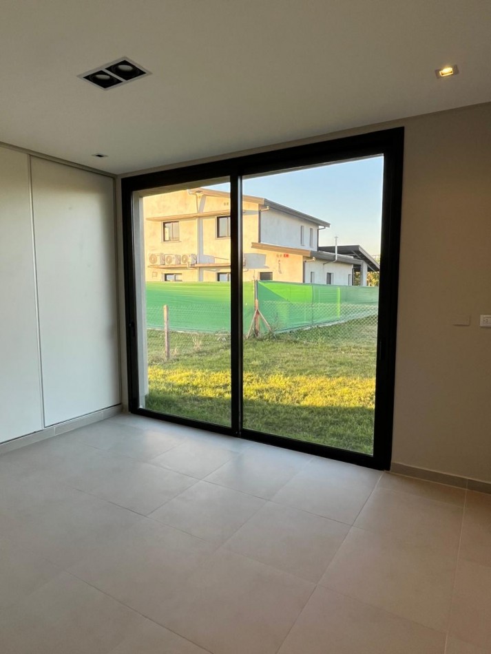 CASA A ESTRENAR - COUNTRY VIENTO SUR