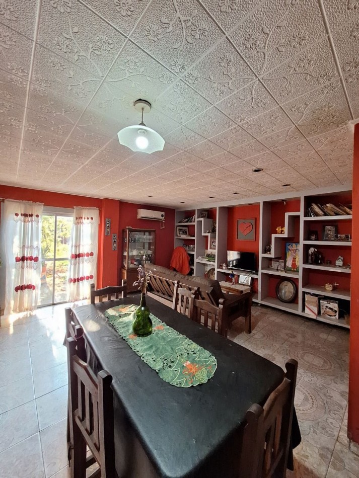 VIVIENDA VILLA ALEM - PJE PRIMERA JUNTA 1100 (A dos cuadras Av. Roca al 1000)