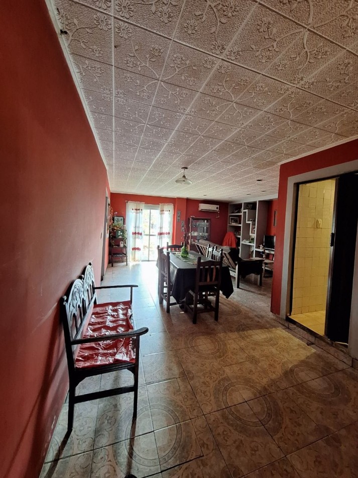 VIVIENDA VILLA ALEM - PJE PRIMERA JUNTA 1100 (A dos cuadras Av. Roca al 1000)