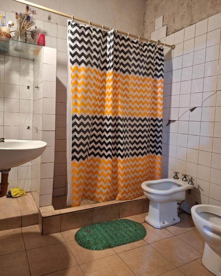 VIVIENDA VILLA ALEM - PJE PRIMERA JUNTA 1100 (A dos cuadras Av. Roca al 1000)