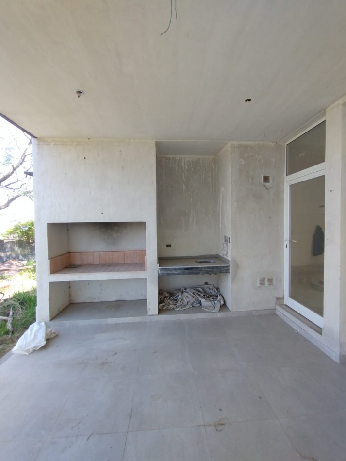 CASA A ESTRENAR B° LAGAR DE LOS NOGALES (EXCELENTE UBICACION)