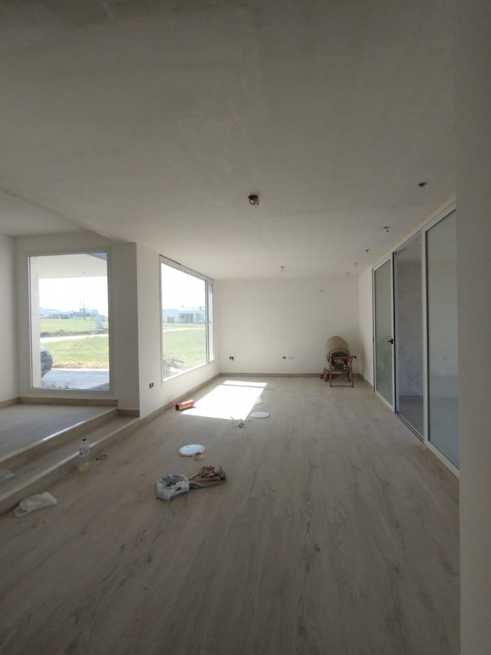 CASA A ESTRENAR B° LAGAR DE LOS NOGALES (EXCELENTE UBICACION)