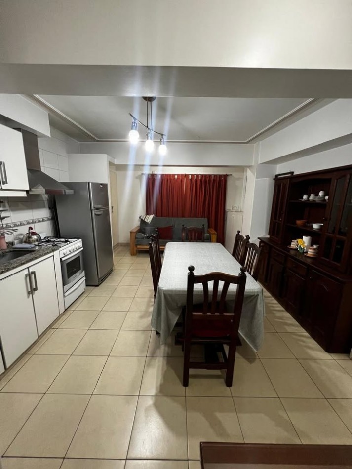 DPTO 1 DORMITORIO C/BALCON AL FRENTE 2DO PISO BOLIVAR 195