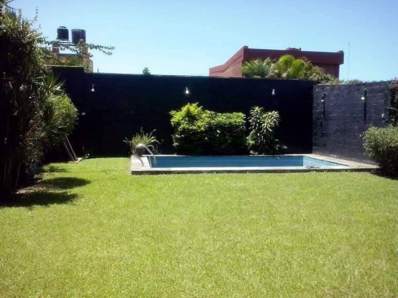 EN VENTA HERMOSA CASA EN B° OBISPO PIEDRABUENA. SMT. TUCUMAN
