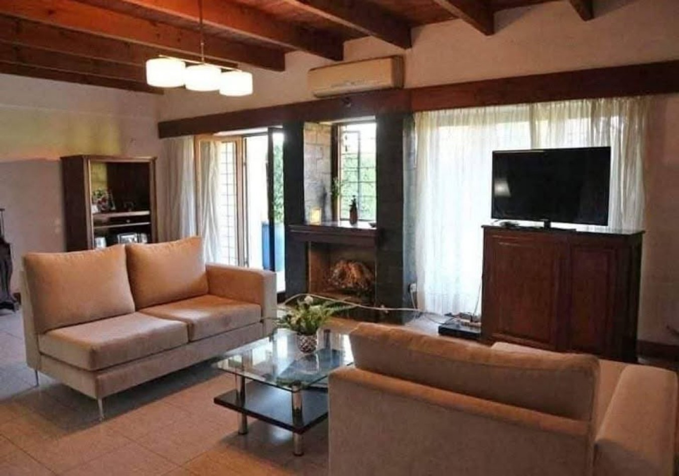 EN VENTA HERMOSA CASA EN B° OBISPO PIEDRABUENA. SMT. TUCUMAN