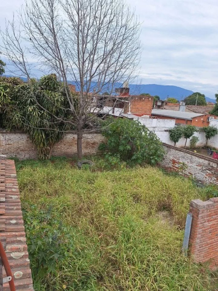 EXC. OPORTUNIDAD INVERSION - 2 LOTES 10X30 MAS CASA EN AV. VIAMONTE 1250