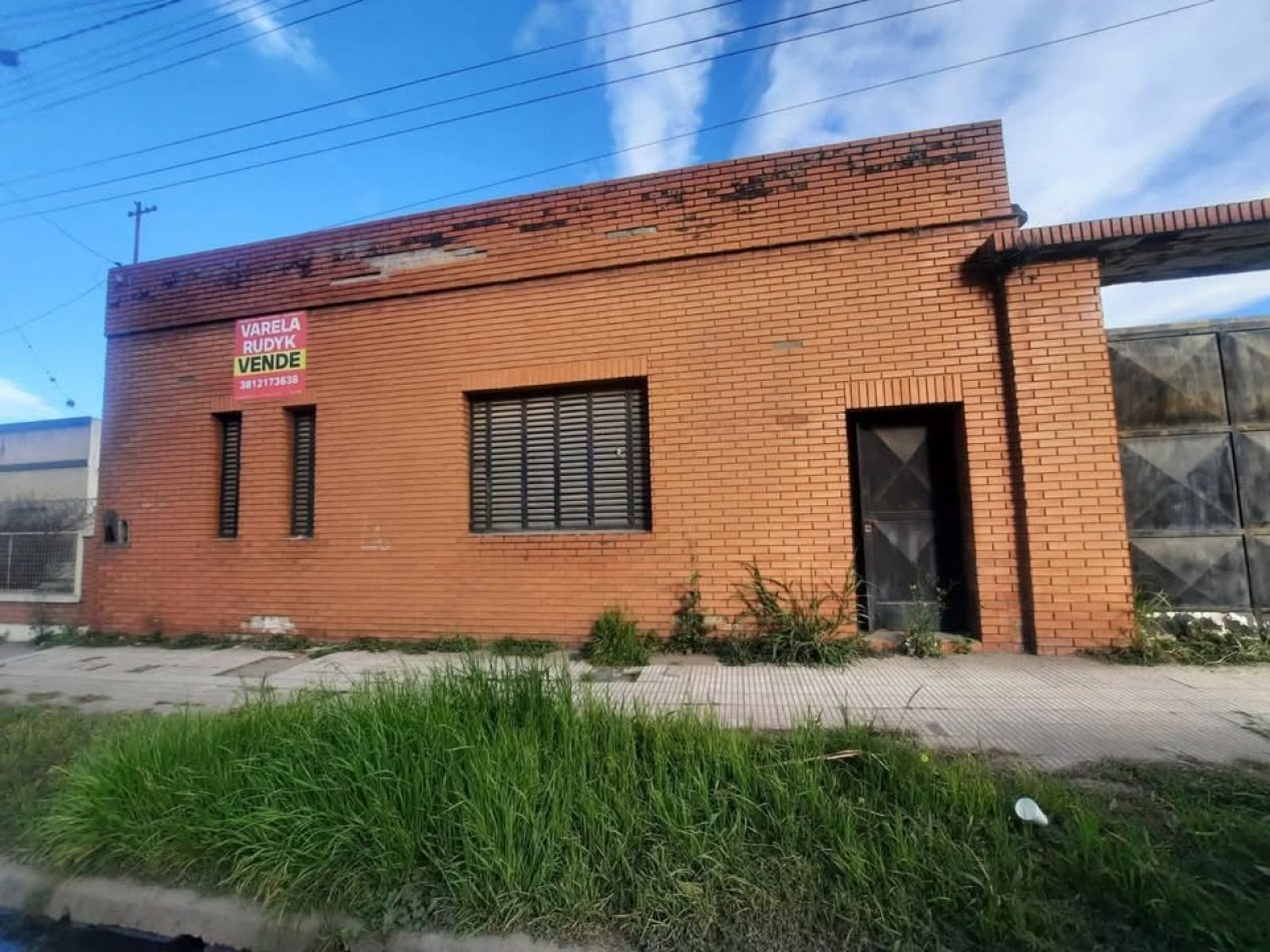 EXC. OPORTUNIDAD INVERSION - 2 LOTES 10X30 MAS CASA EN AV. VIAMONTE 1250