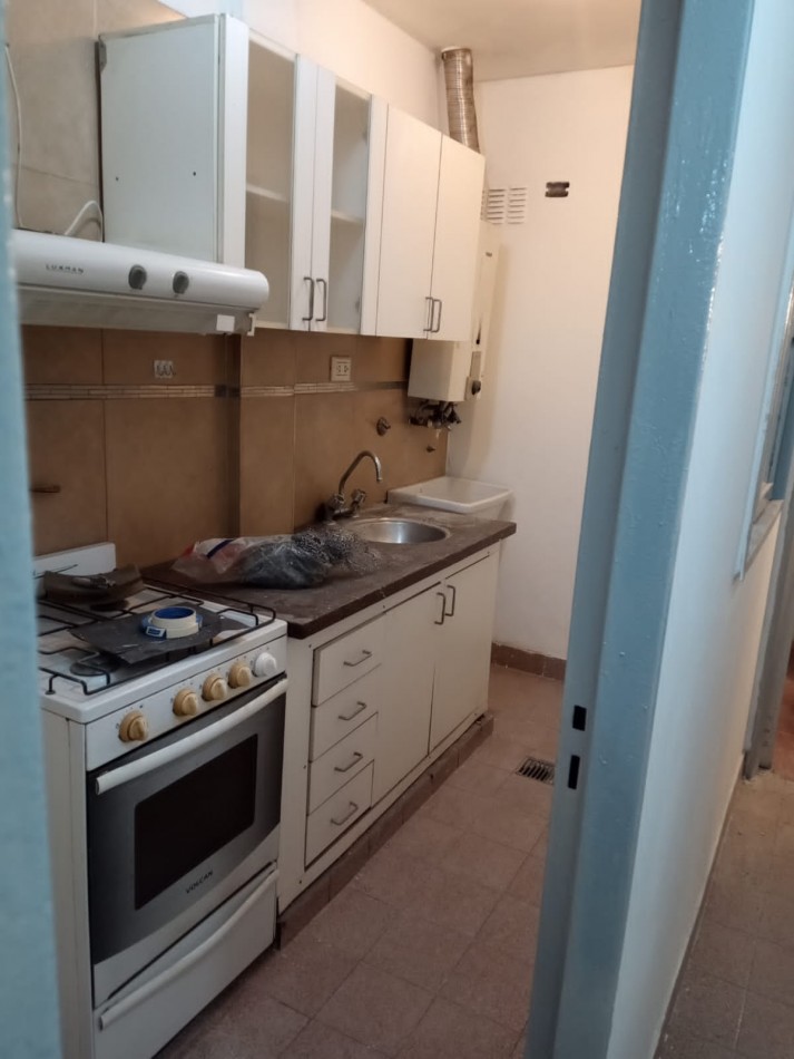 Departamento 2 dormitorios /  AV. ROCA 495