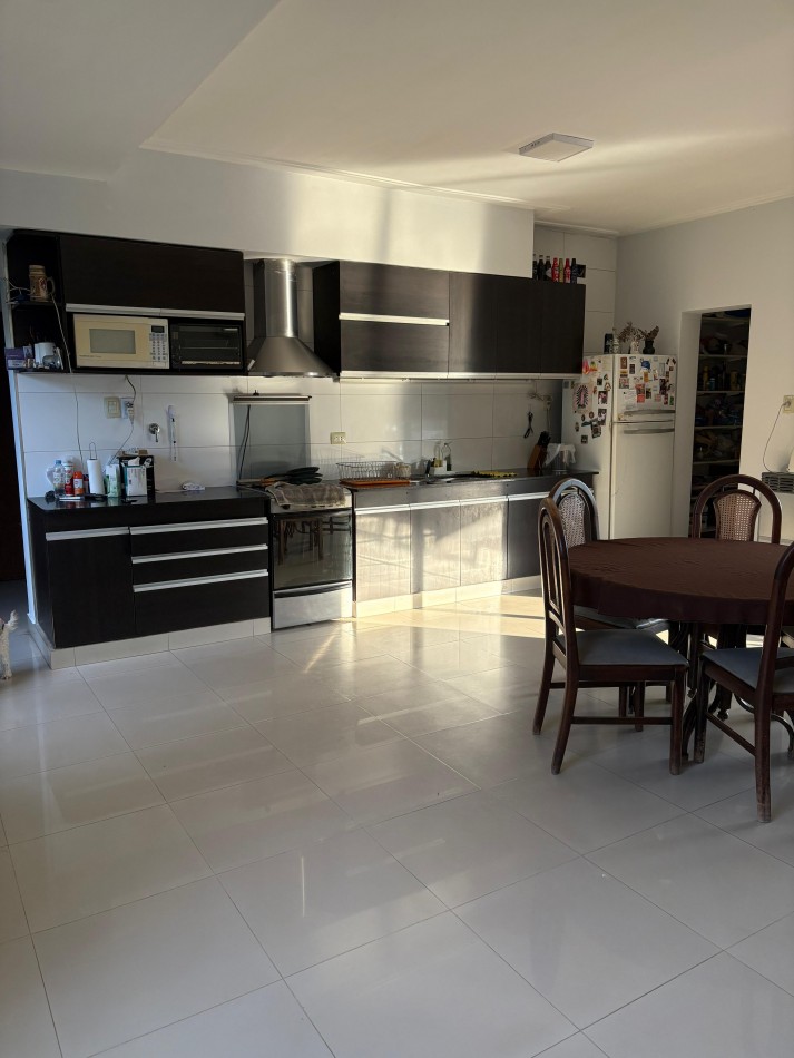 VENTA! HERMOSA CASA EN BARRIO CERRADO LAS ROSAS 2 / YERBA BUENA