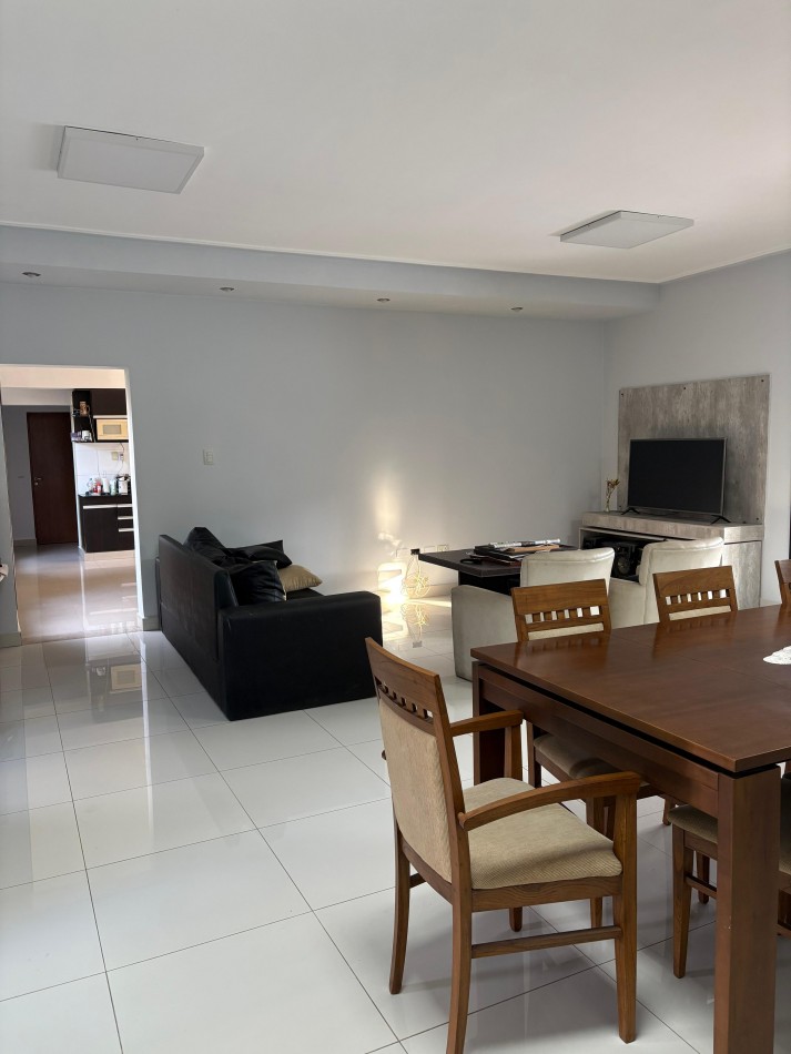 VENTA! HERMOSA CASA EN BARRIO CERRADO LAS ROSAS 2 / YERBA BUENA