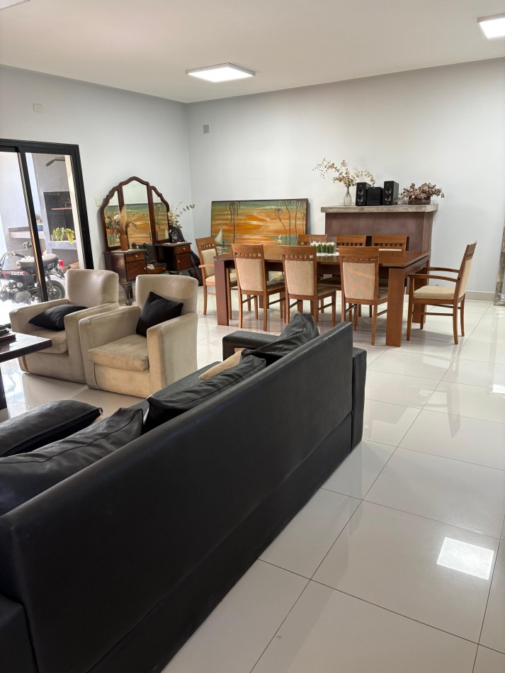 VENTA! HERMOSA CASA EN BARRIO CERRADO LAS ROSAS 2 / YERBA BUENA