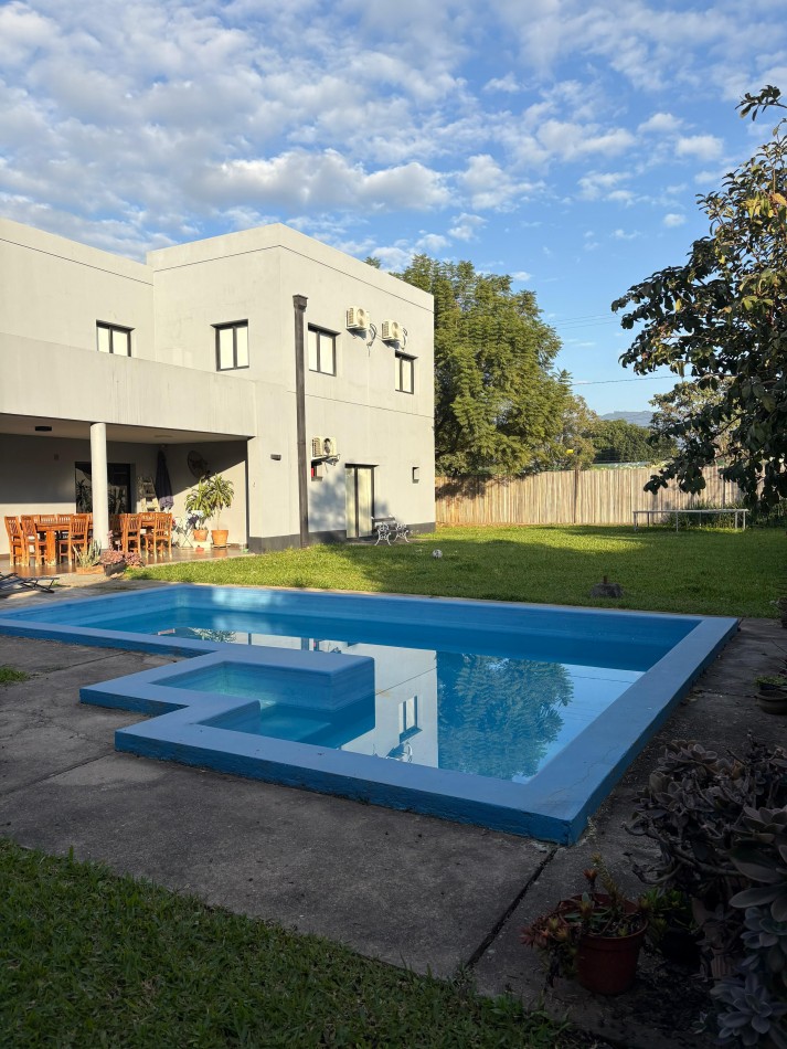 VENTA! HERMOSA CASA EN BARRIO CERRADO LAS ROSAS 2 / YERBA BUENA