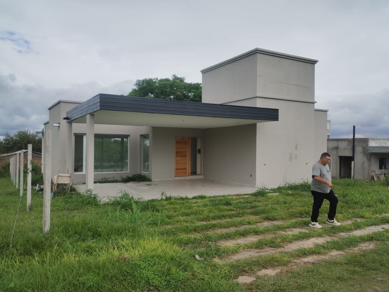CASA A ESTRENAR B° LAGAR DE LOS NOGALES (EXCELENTE UBICACION)