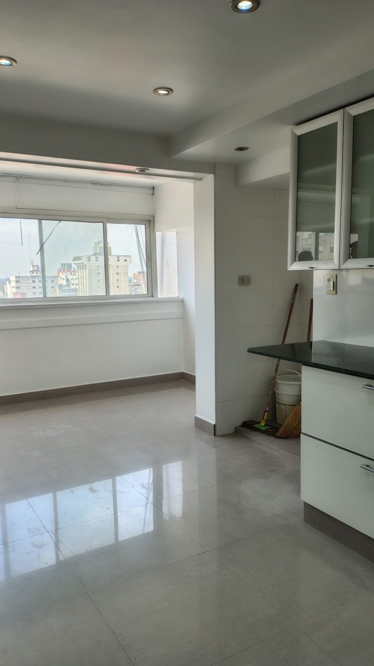 DEPARTAMENTO 4 DORMITORIOS, Sobre calle 24 de Septiembre 675, en edificio TORRE AVENIDA