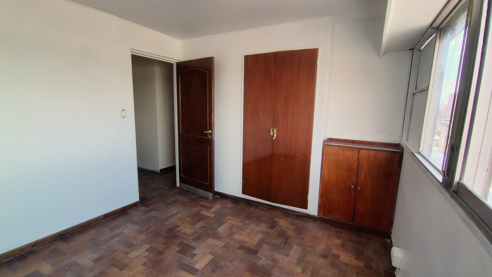 DEPARTAMENTO 4 DORMITORIOS, Sobre calle 24 de Septiembre 675, en edificio TORRE AVENIDA