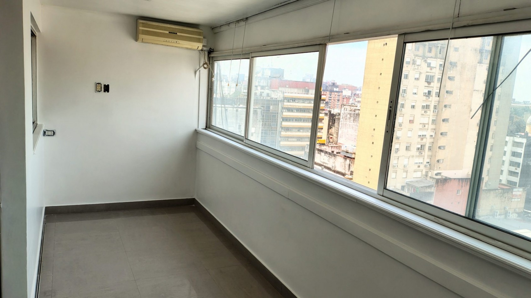 DEPARTAMENTO 4 DORMITORIOS, Sobre calle 24 de Septiembre 675, en edificio TORRE AVENIDA