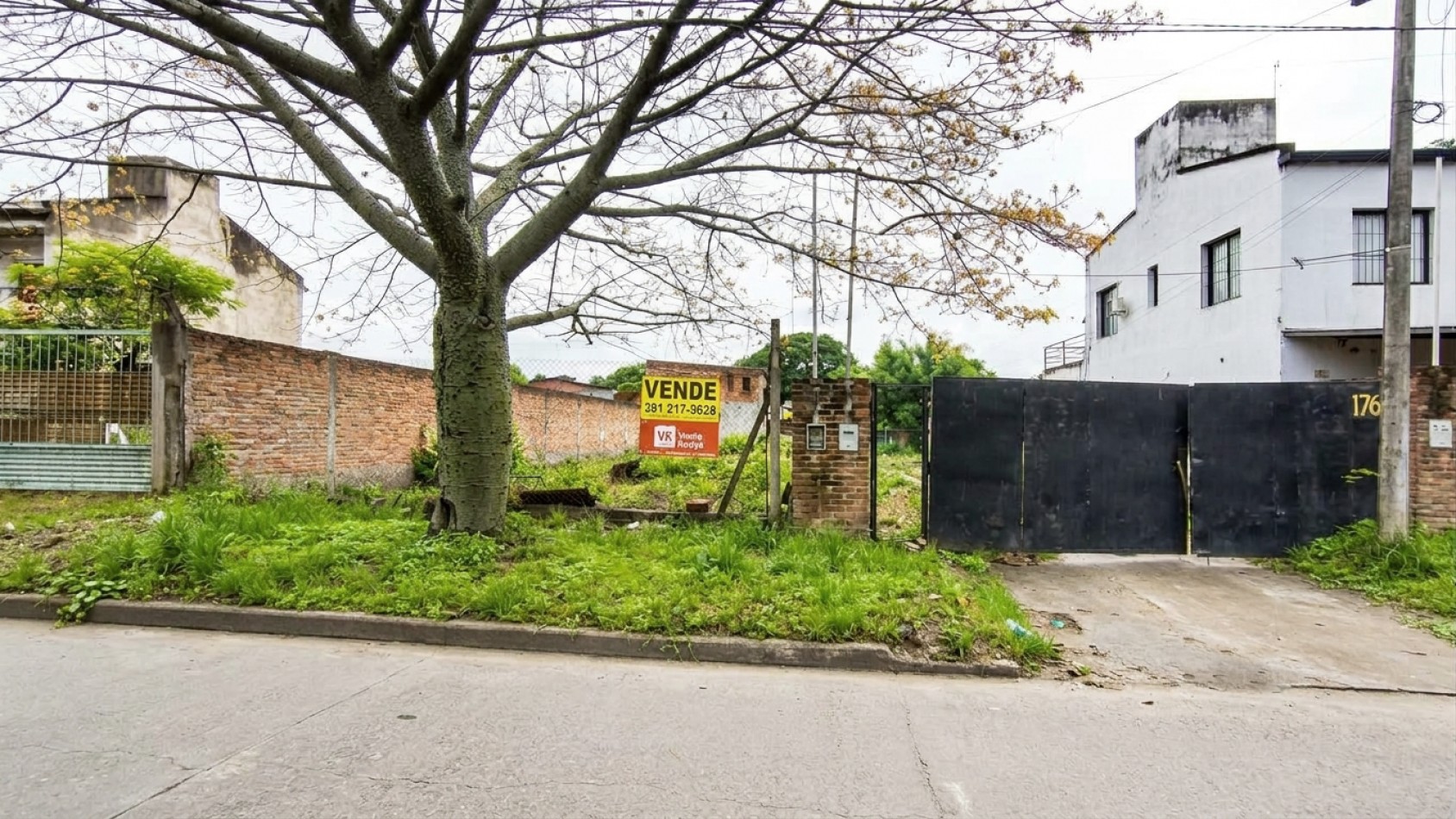 TERRENO 10X30M Calle La Paz 1765 - Yerba Buena