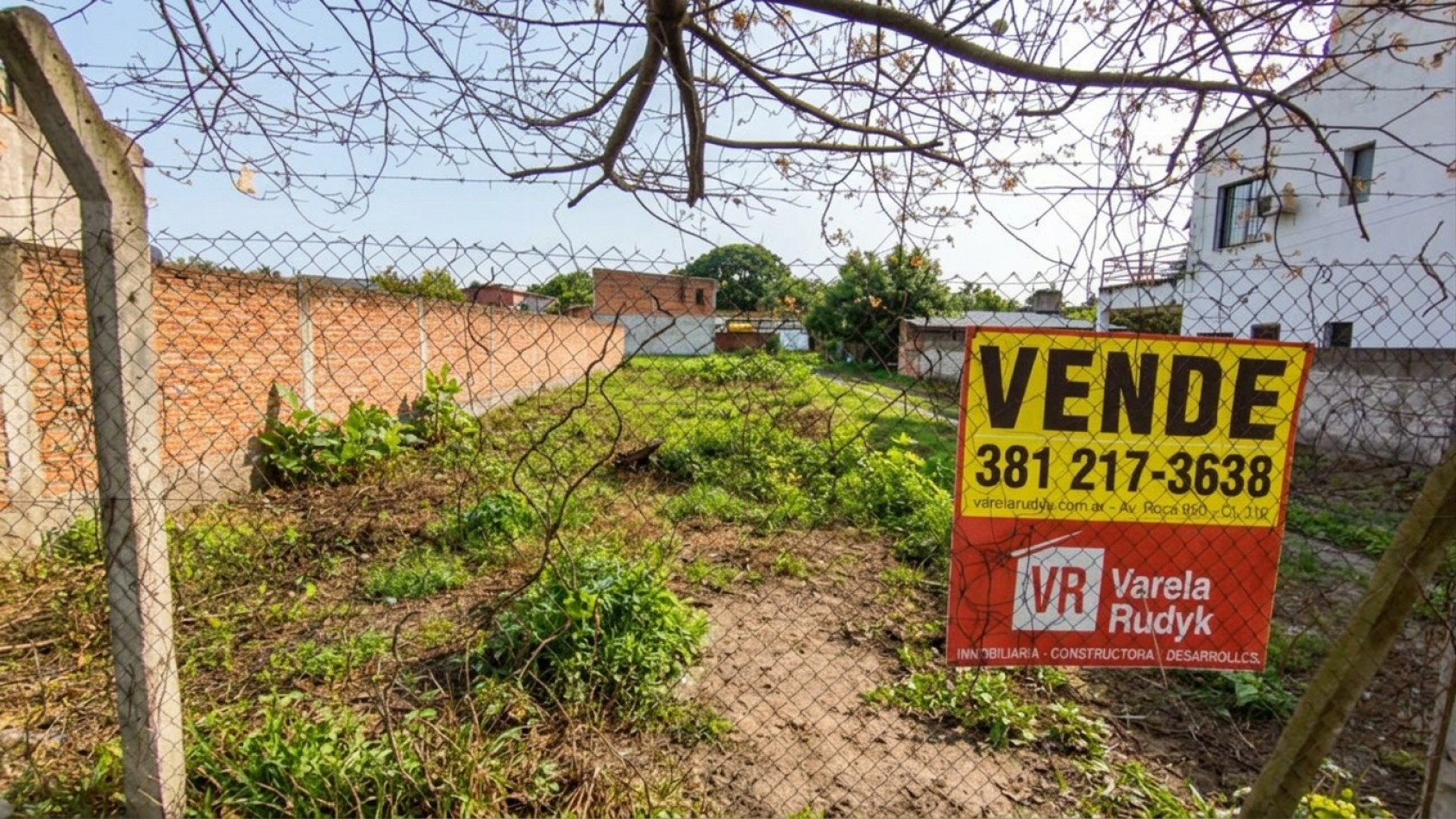TERRENO 10X30M Calle La Paz 1765 - Yerba Buena