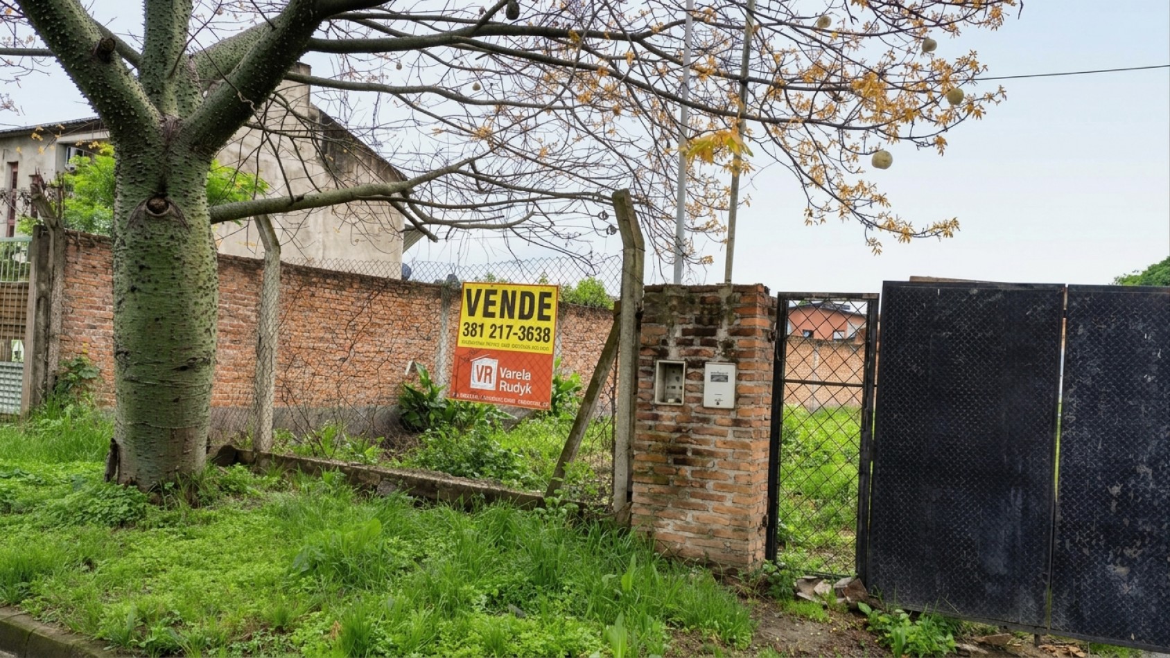 TERRENO 10X30M Calle La Paz 1765 - Yerba Buena
