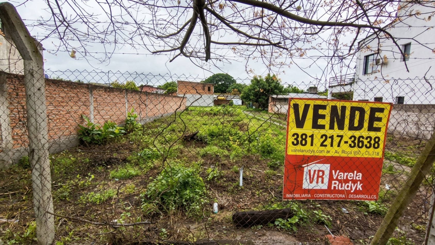TERRENO 10X30M Calle La Paz 1765 - Yerba Buena
