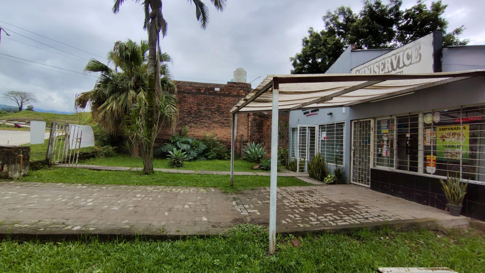 Casa 3 Dormitorios - Av. Juan Domingo Peron 2900