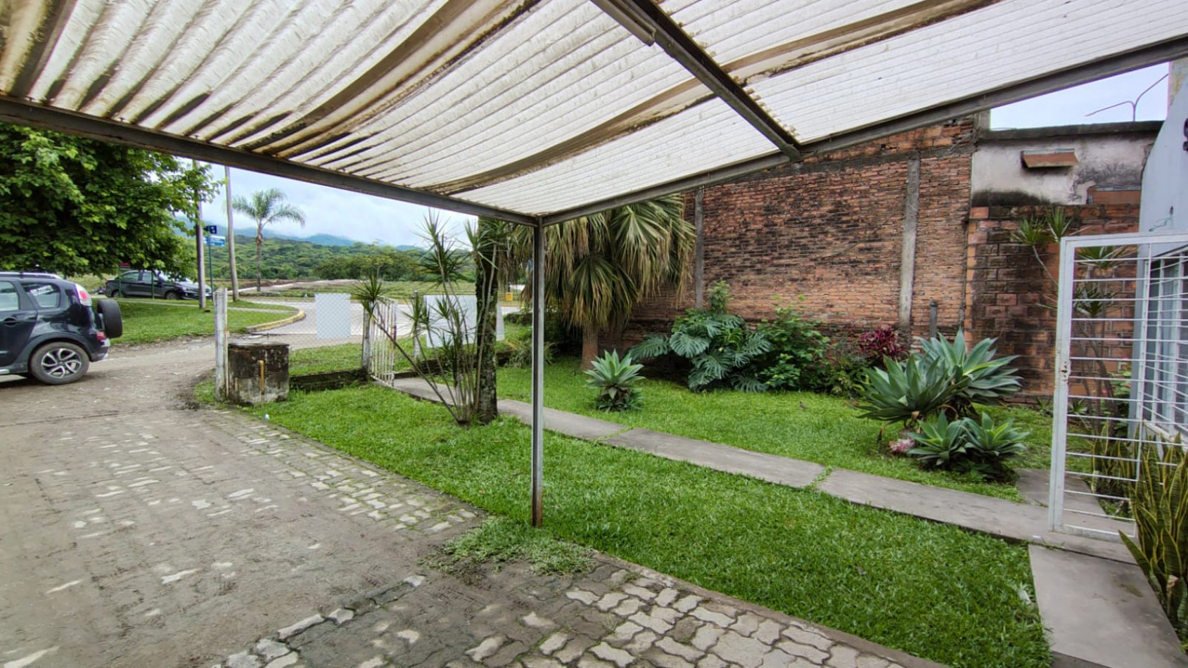 Casa 3 Dormitorios - Av. Juan Domingo Peron 2900