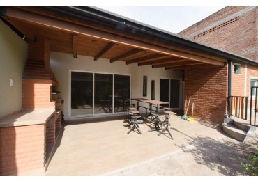 CASA REMODELADA - Zona Norte 